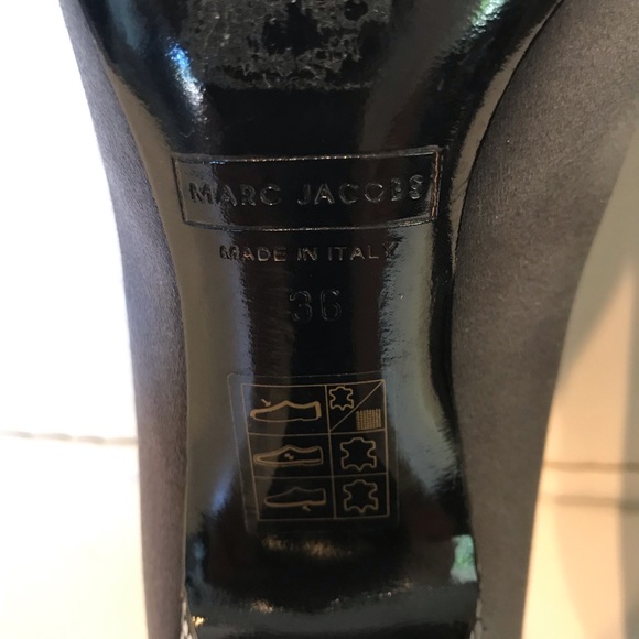 Marc Jacobs Peep Toe Pump with Bow - Picture 6 of 6